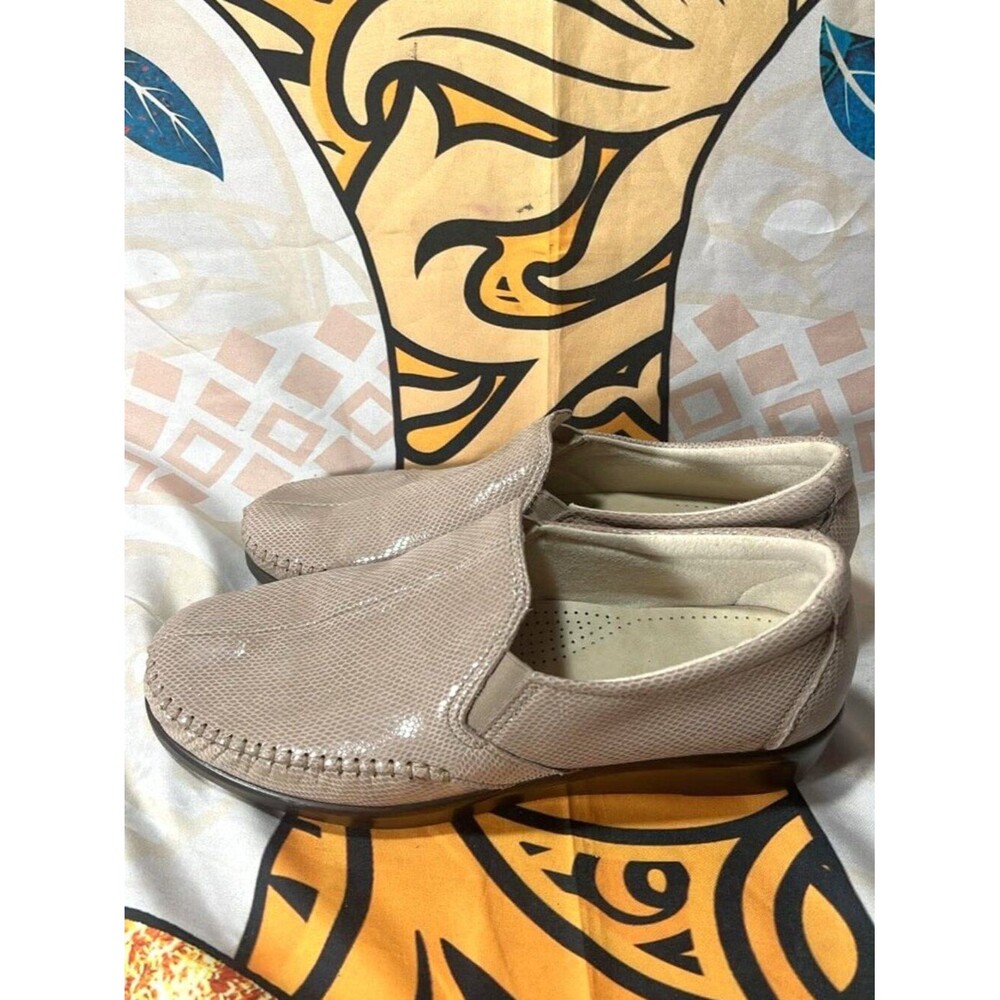 SAS Tripad Comfort Beige Textured Slip‑On Loafers – Women’s Size 8